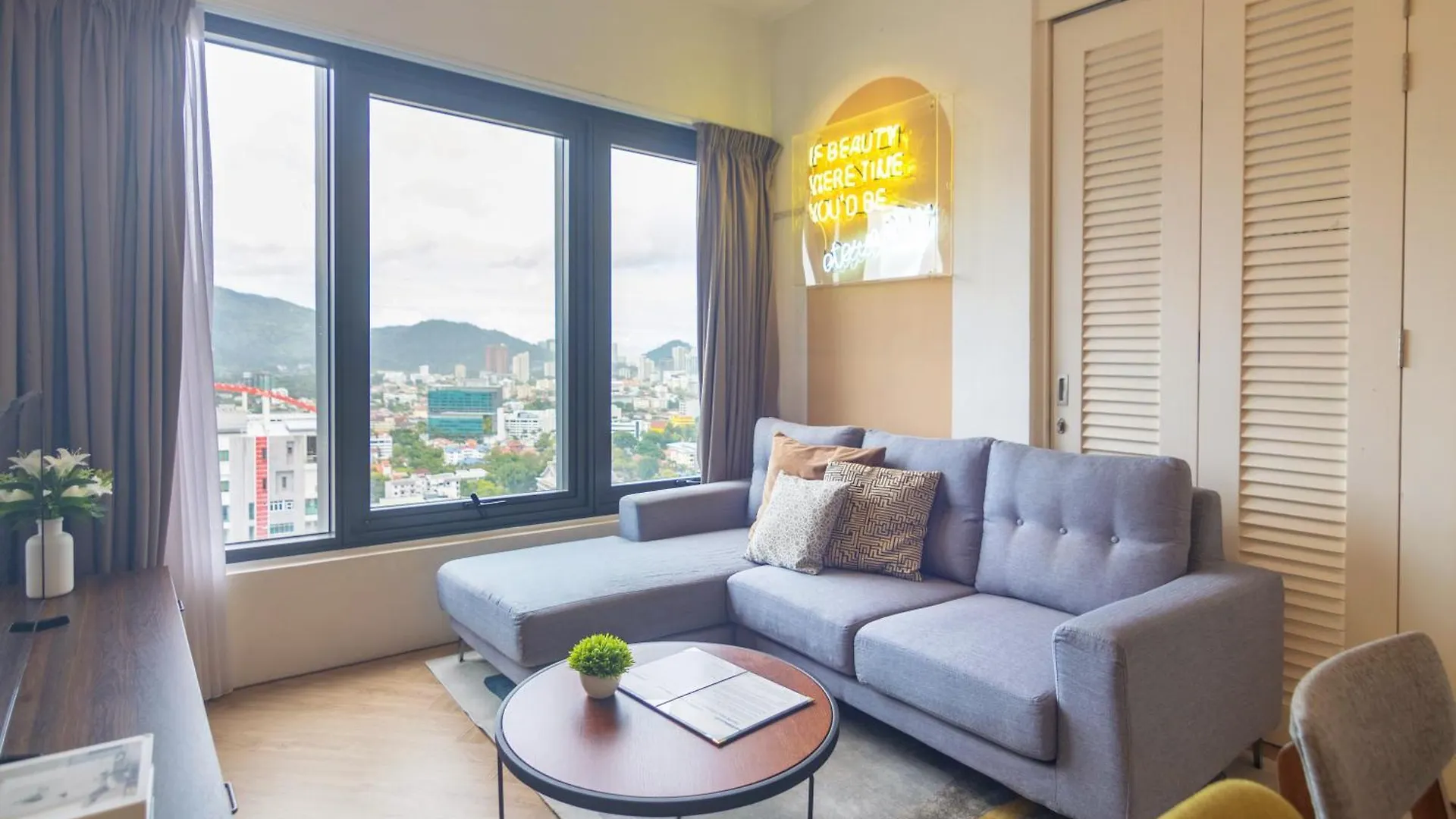 ❈ Tropicana 218 By Alv Suites ❈ George Town Apartment