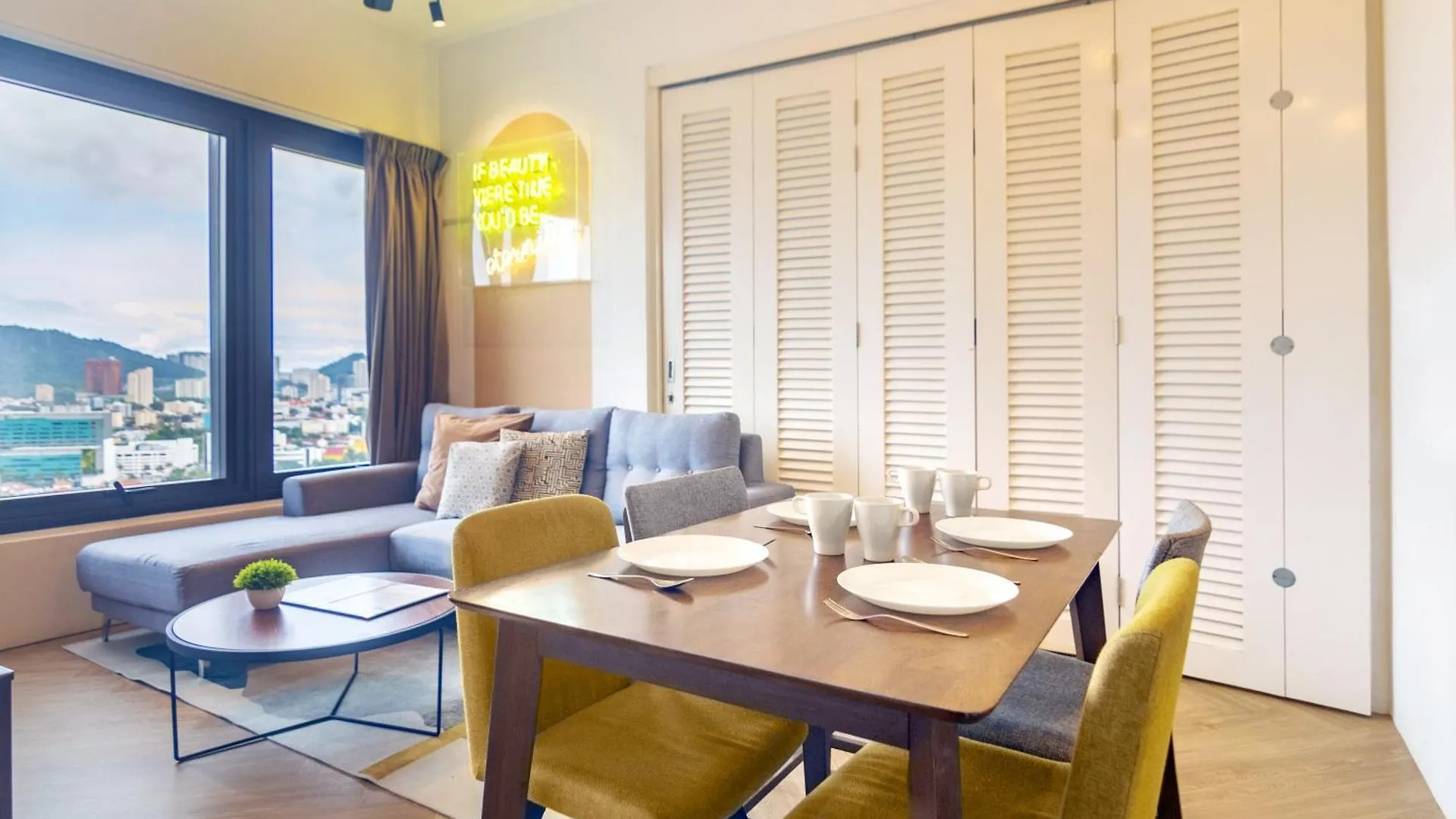 ❈ Tropicana 218 By Alv Suites ❈ George Town